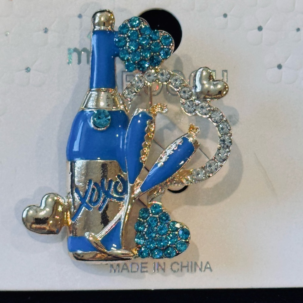 🥂 XOXO Champagne Celebration Brooches 🥂Blue NWT